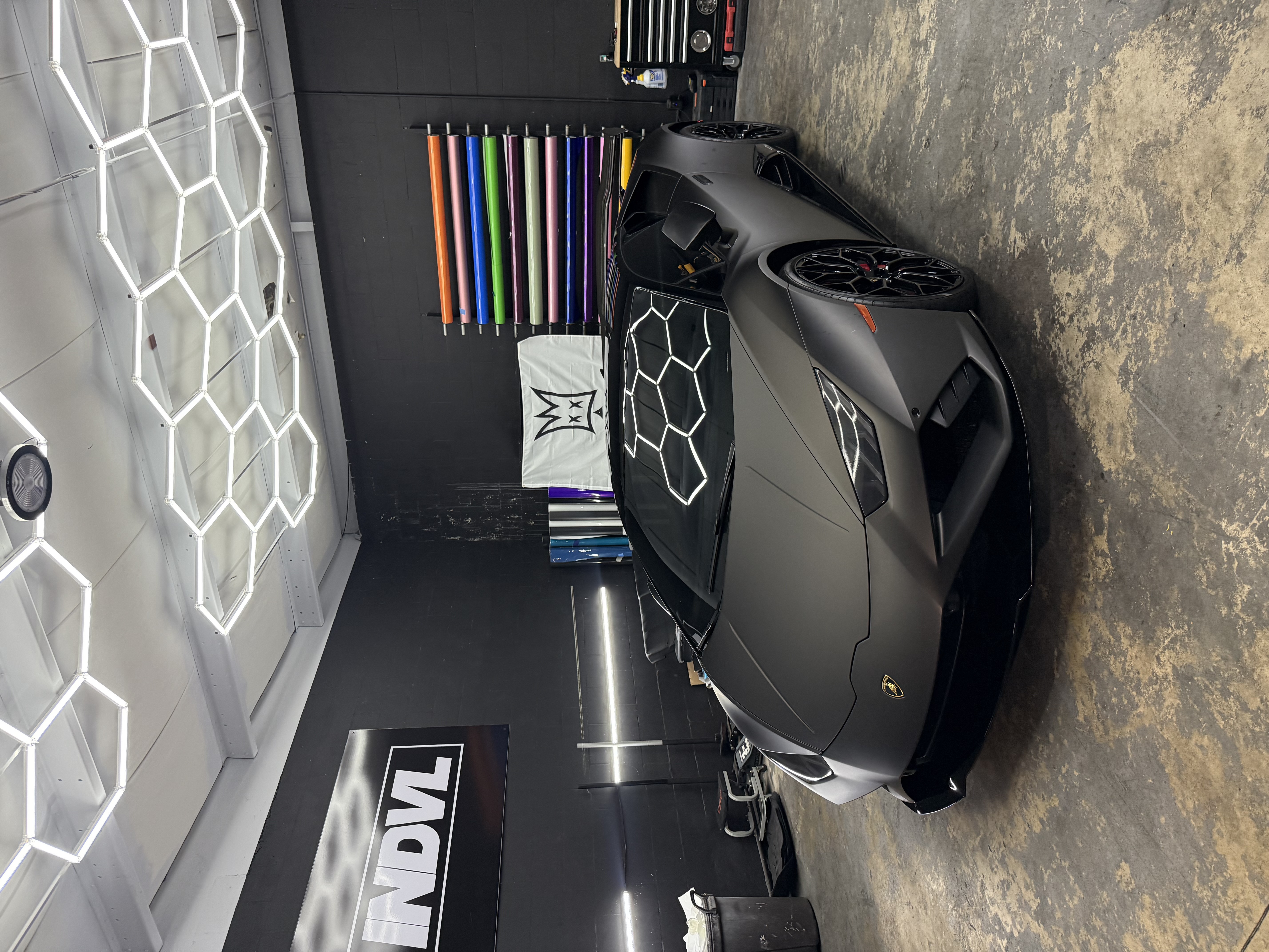 INDVL Auto studio with Lamborghini